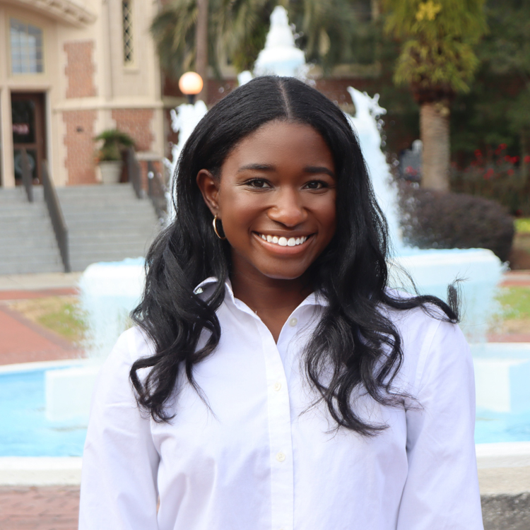 Abril Hunter - 2021 NOAA Hollings Undergraduate Scholarship Recipent