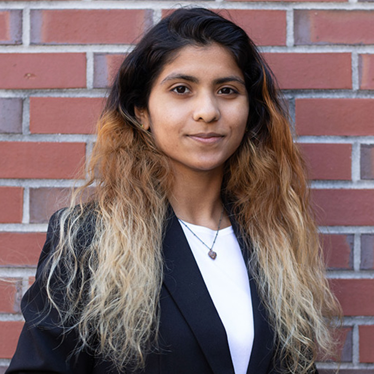Image of Derica Parathundil, June 2021 FSU Student Star. Also link to FSU News story about Derica, who is an Honors in the Major student.